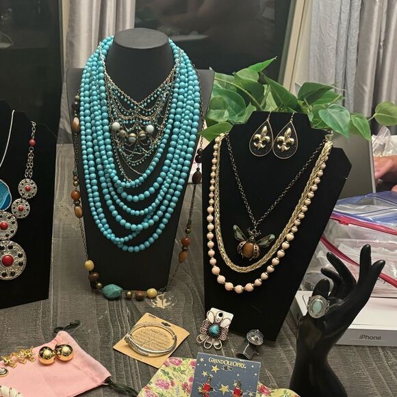 ⚜️ 2 LB Vtg Mod Retro Fashion & Fine Jewelry Lots – MOSTLY Wearable & Repair ⚜️ - Picture 3 of 9